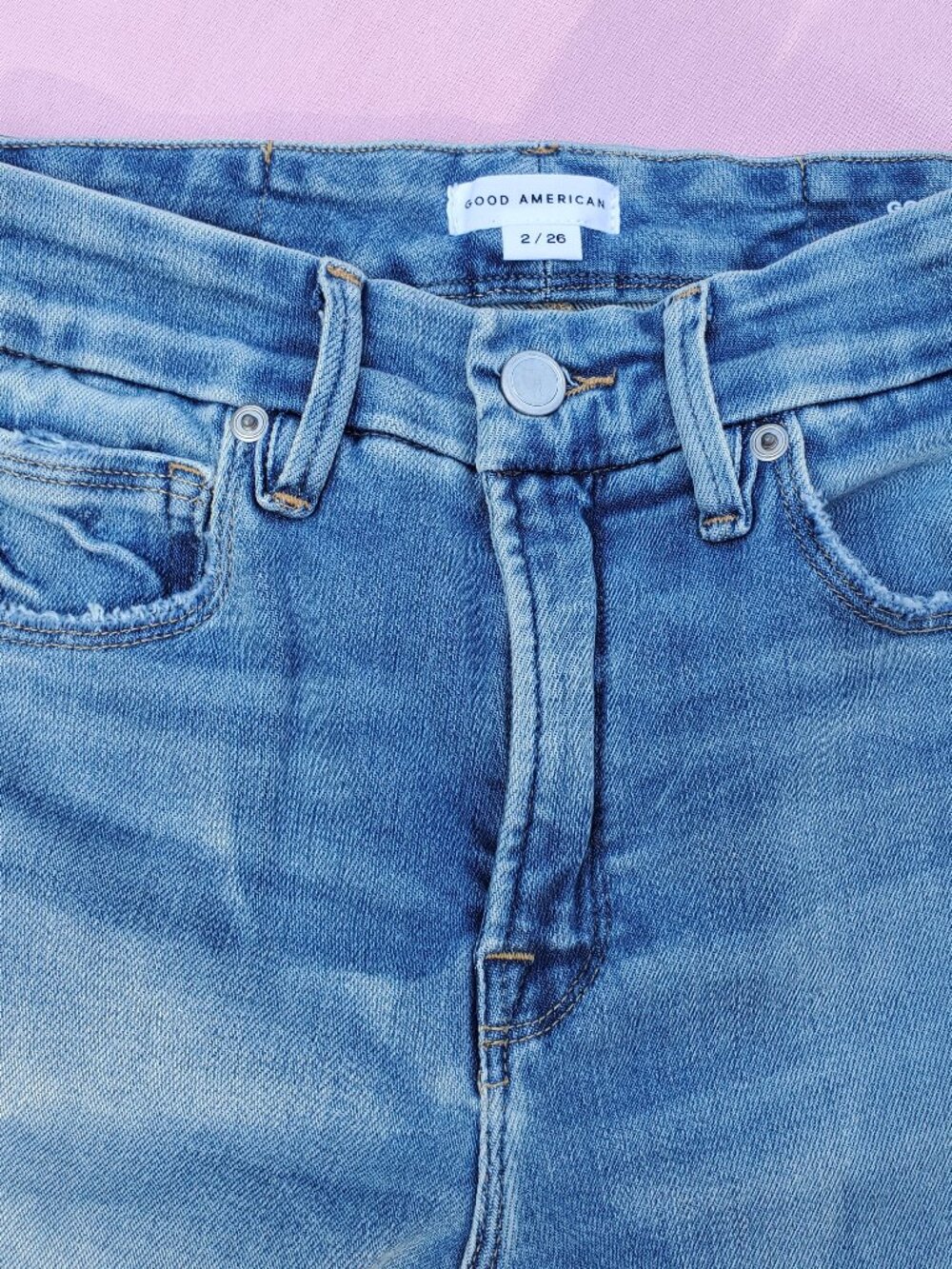 GOOD AMERICAN SOFT TECH GOOD LEGS STRAIGHT JEANS - Picture 6 of 7